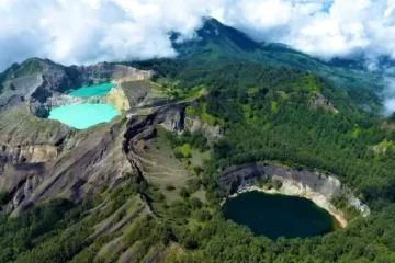 Alam Indonesia yang sangat indah merupakan salah satu penyalur terbesar devisa bagi negara Indonesia